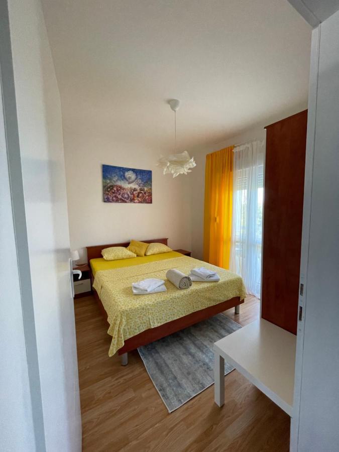 ורסי Apartmani Fulir מראה חיצוני תמונה